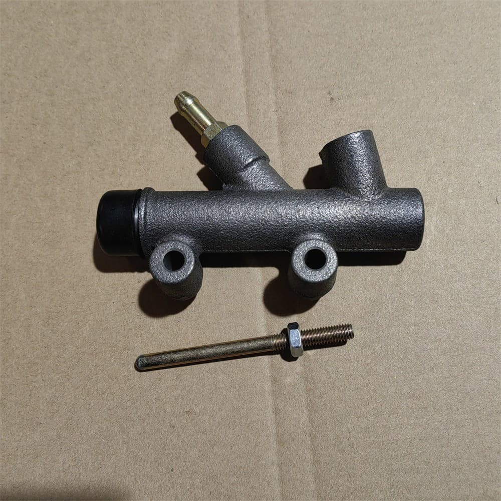 CLUTCH MASTER CYLINDER UPPER