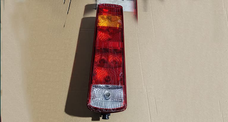 Rearcombination lamp-right
