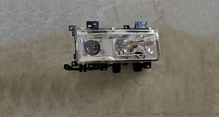Right front combination light assembly