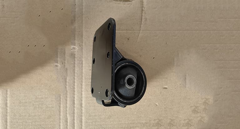 Rear hanger