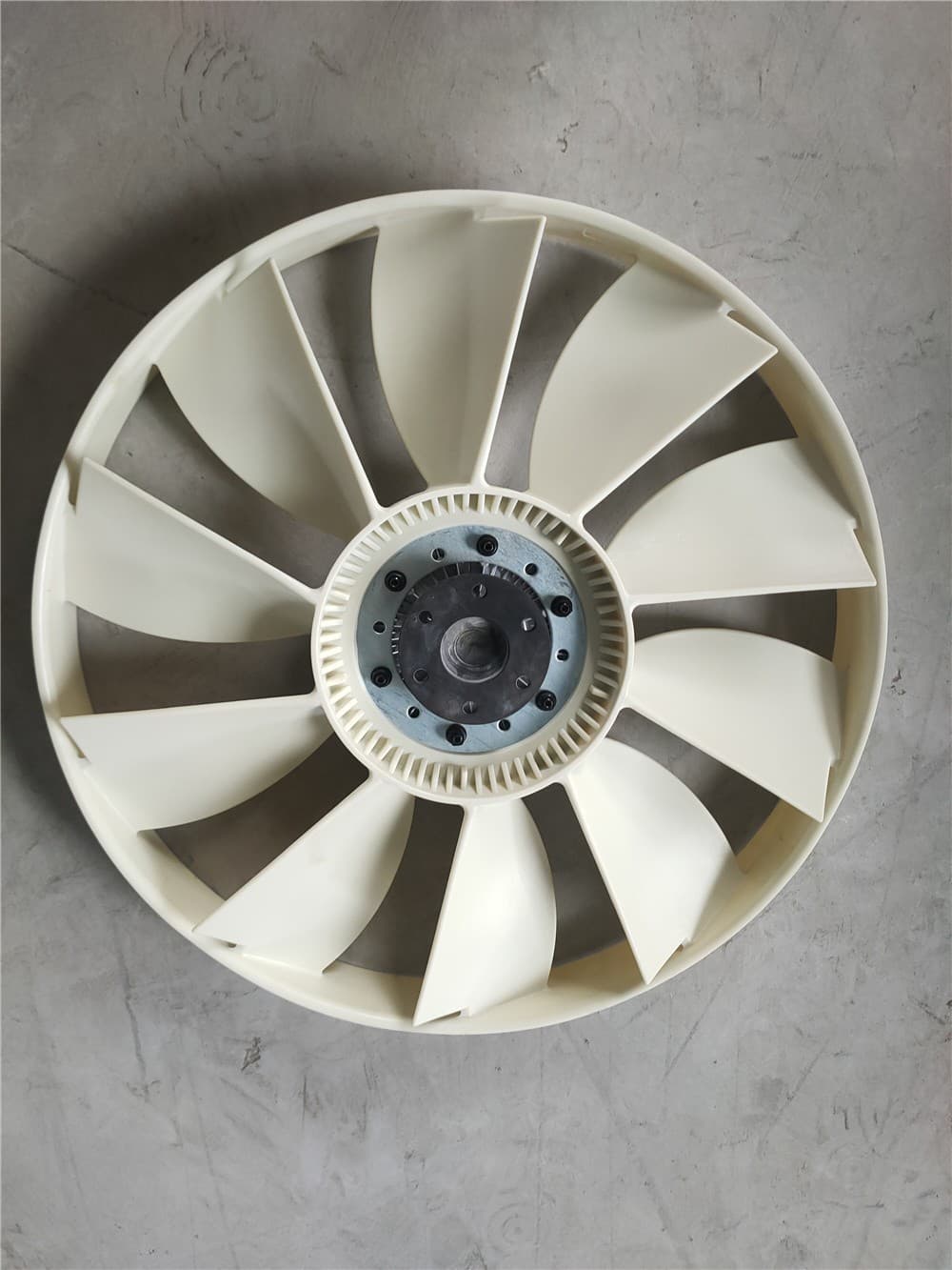 Silicone oil fan