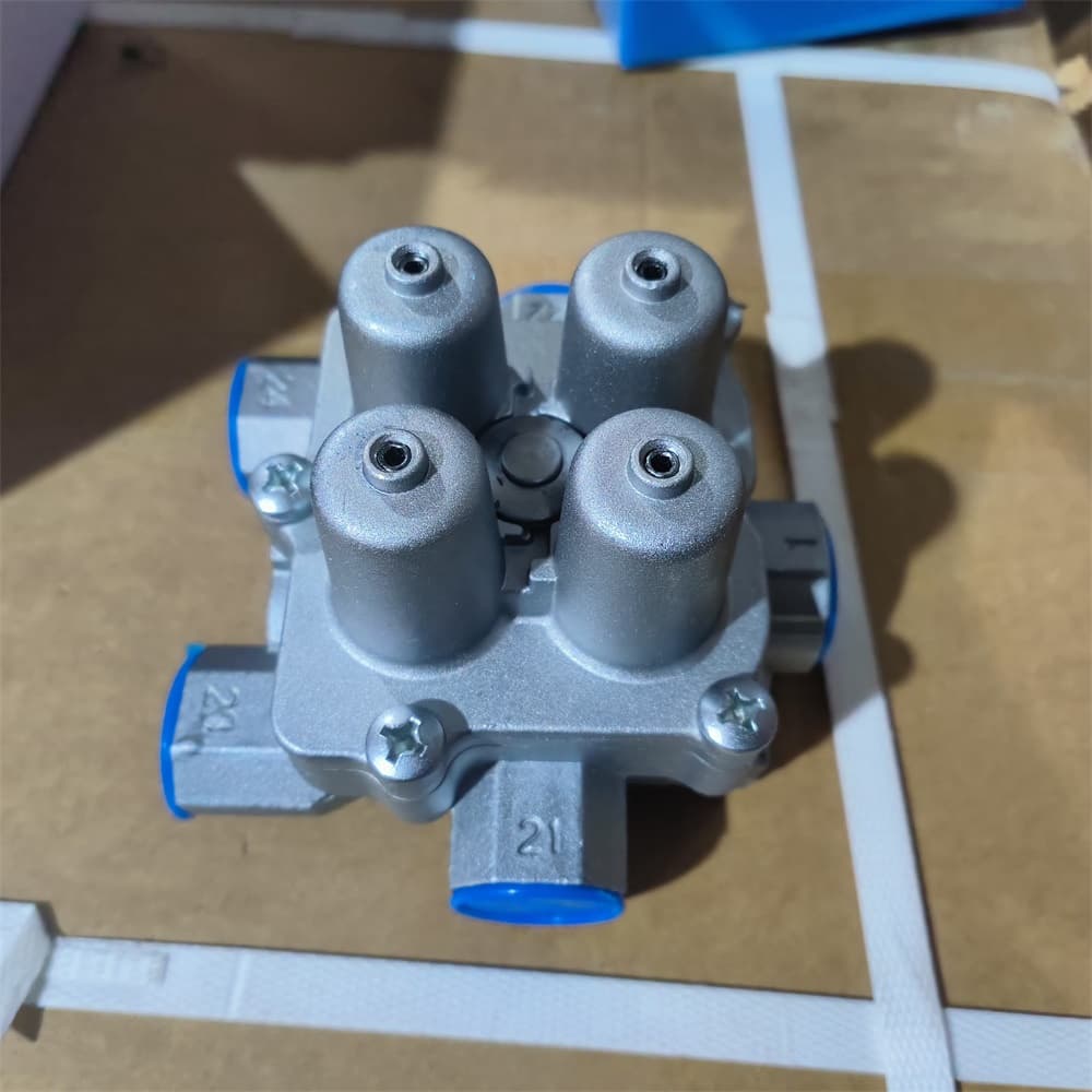Four-circuit protection valve