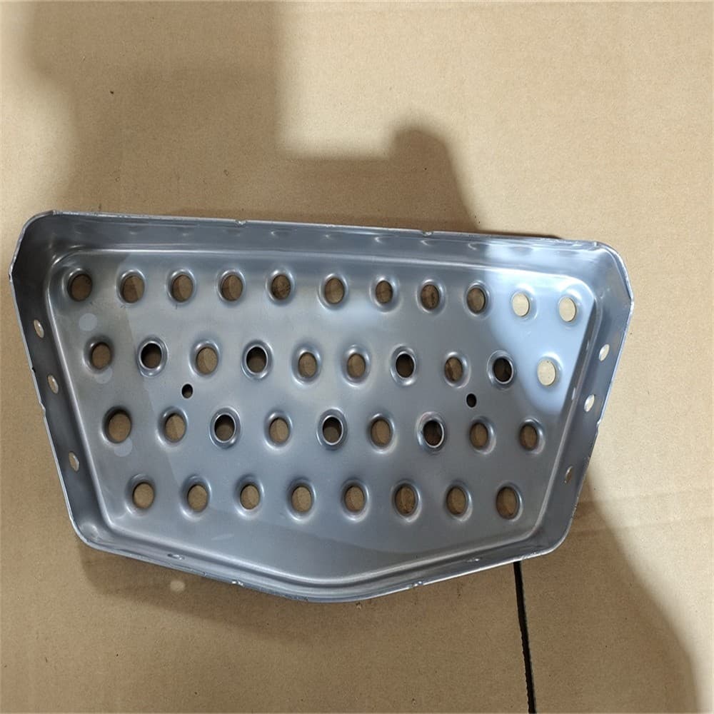 fender anti-skid plate (right)