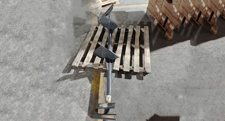 Step bracket assembly