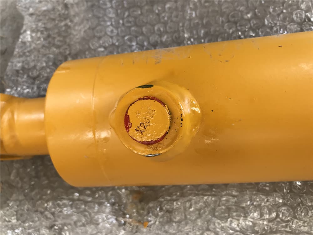 steering oil cylinder