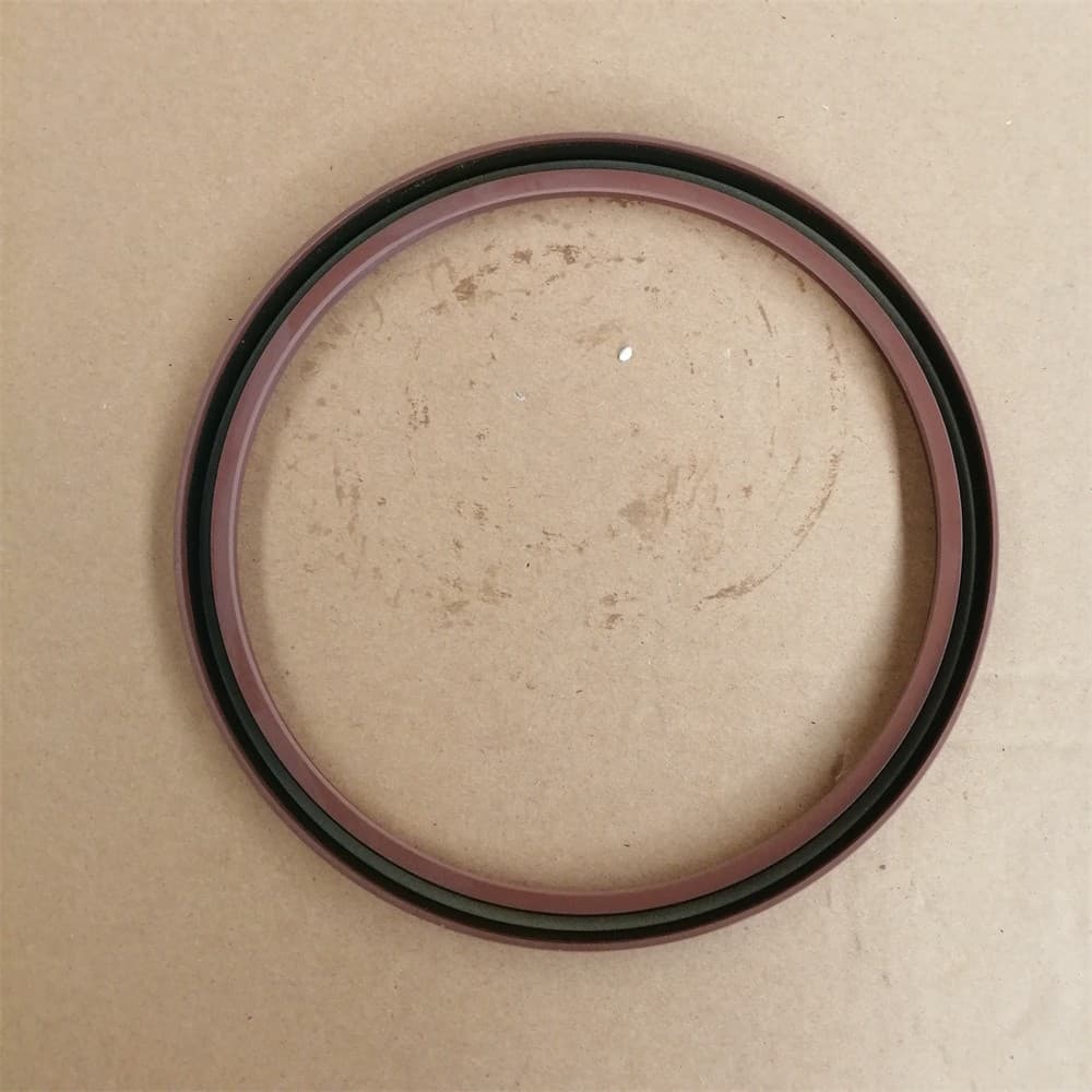 rear wheel hub oil seal assembly