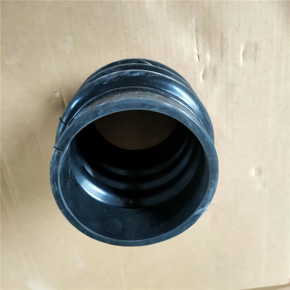 SINOTRUK Rubber hose 104 WG9725190906