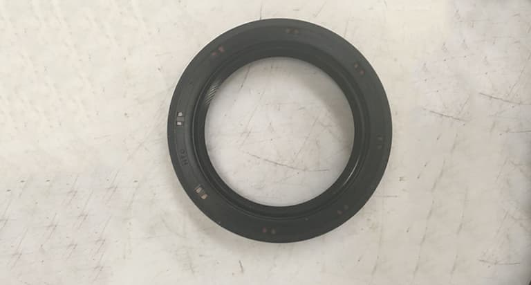 Axle shaft oil seal