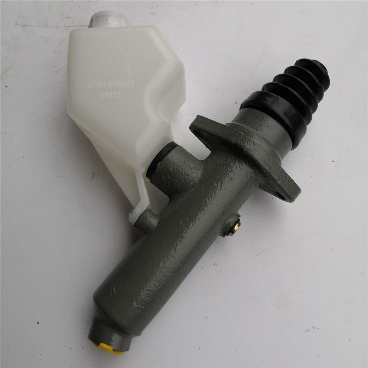 SINOTRUK clutch master cylinder with pot WG9719230013
