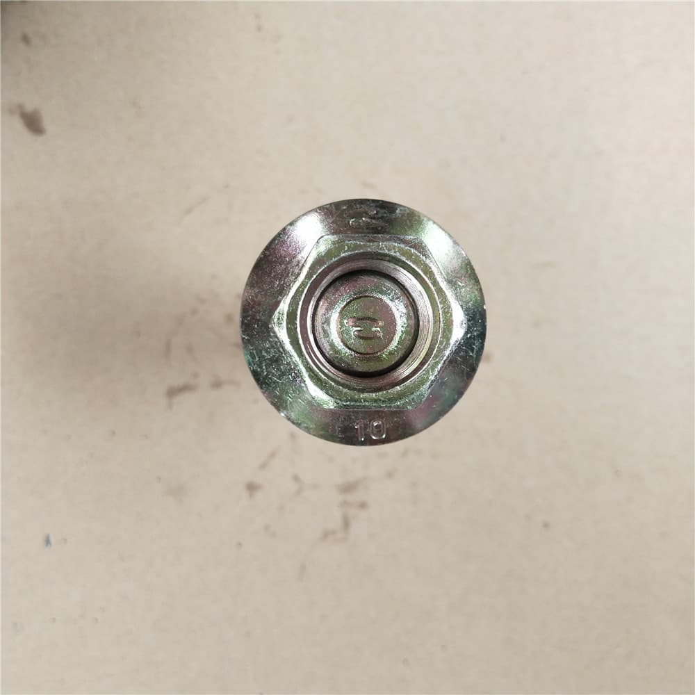 wheel hub bolt/nut