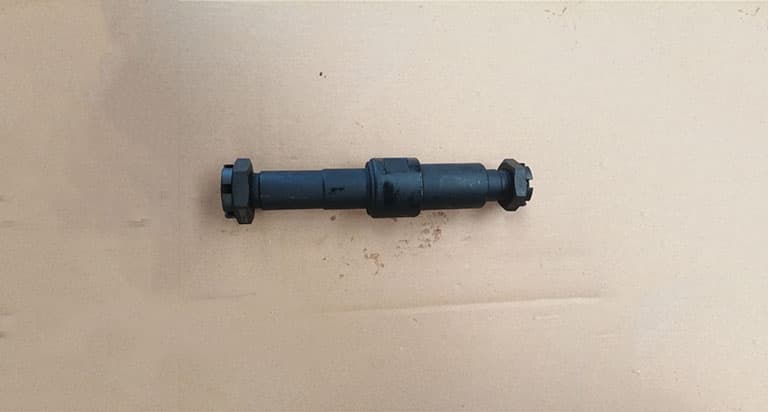 Front brake shoe support pin