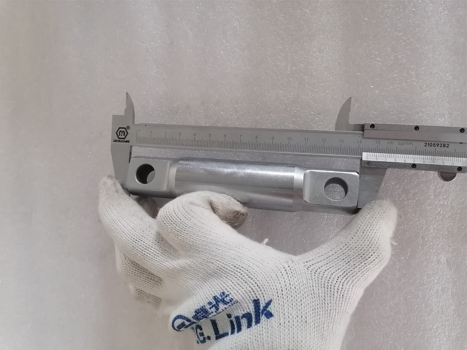 SINOTRUK Release fork shaft 1325.368.008
