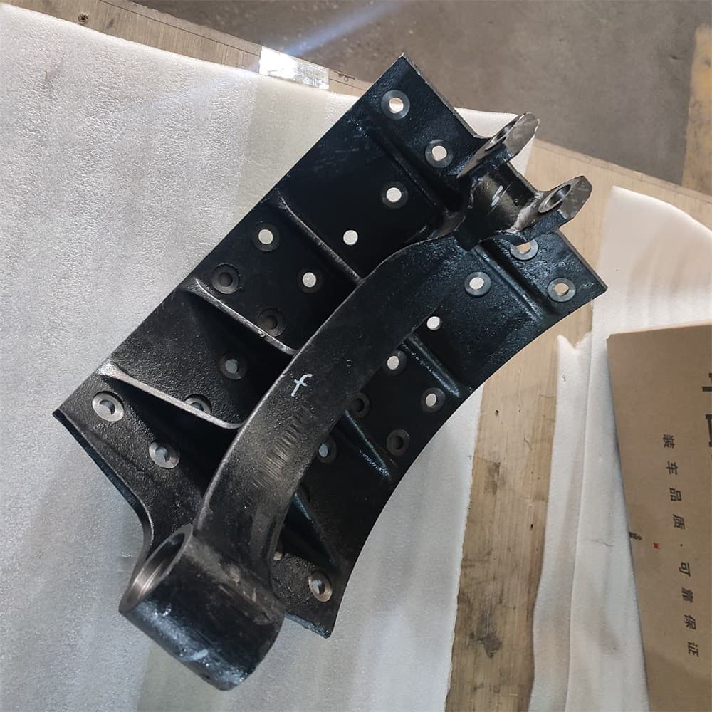 SINOTRUK brake shoe (left) AZ9761451225