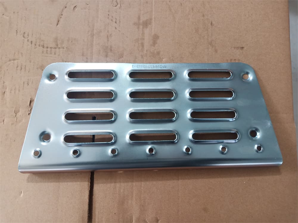 Lower left pedal anti-skid