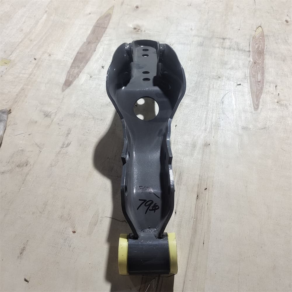 Cab rear suspension lower bracket assembly