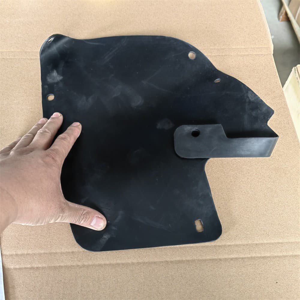 FOTON RIGHT MUDGUARD APRON 1 P1543010012A0