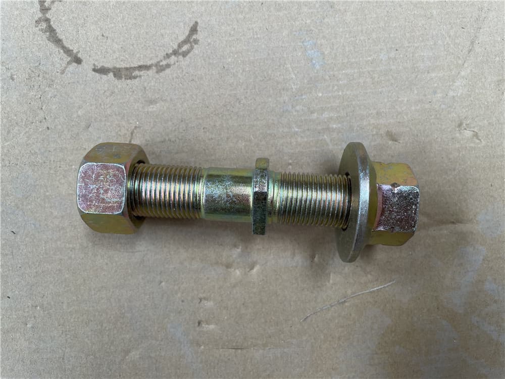 wheel hub bolt/nut