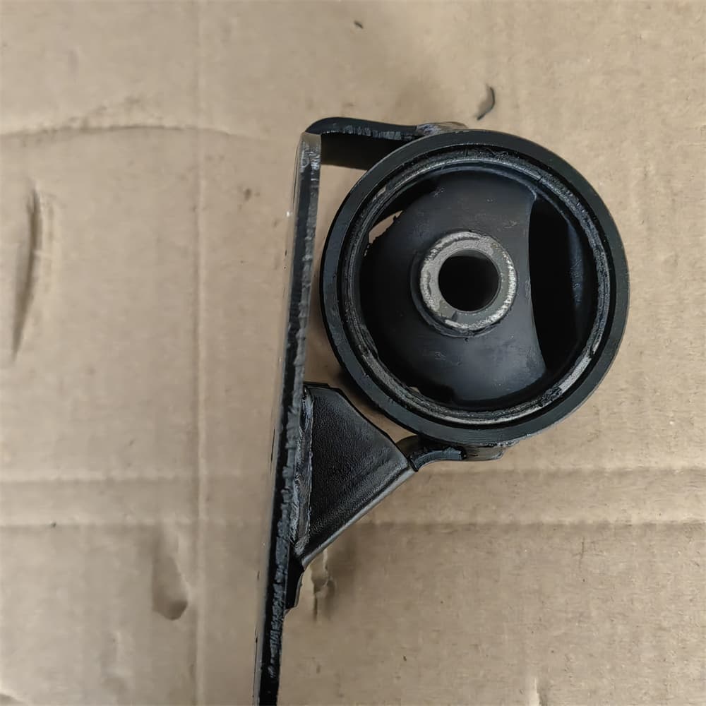 Rear hanger