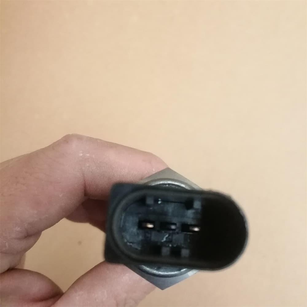 Oil level sensor
