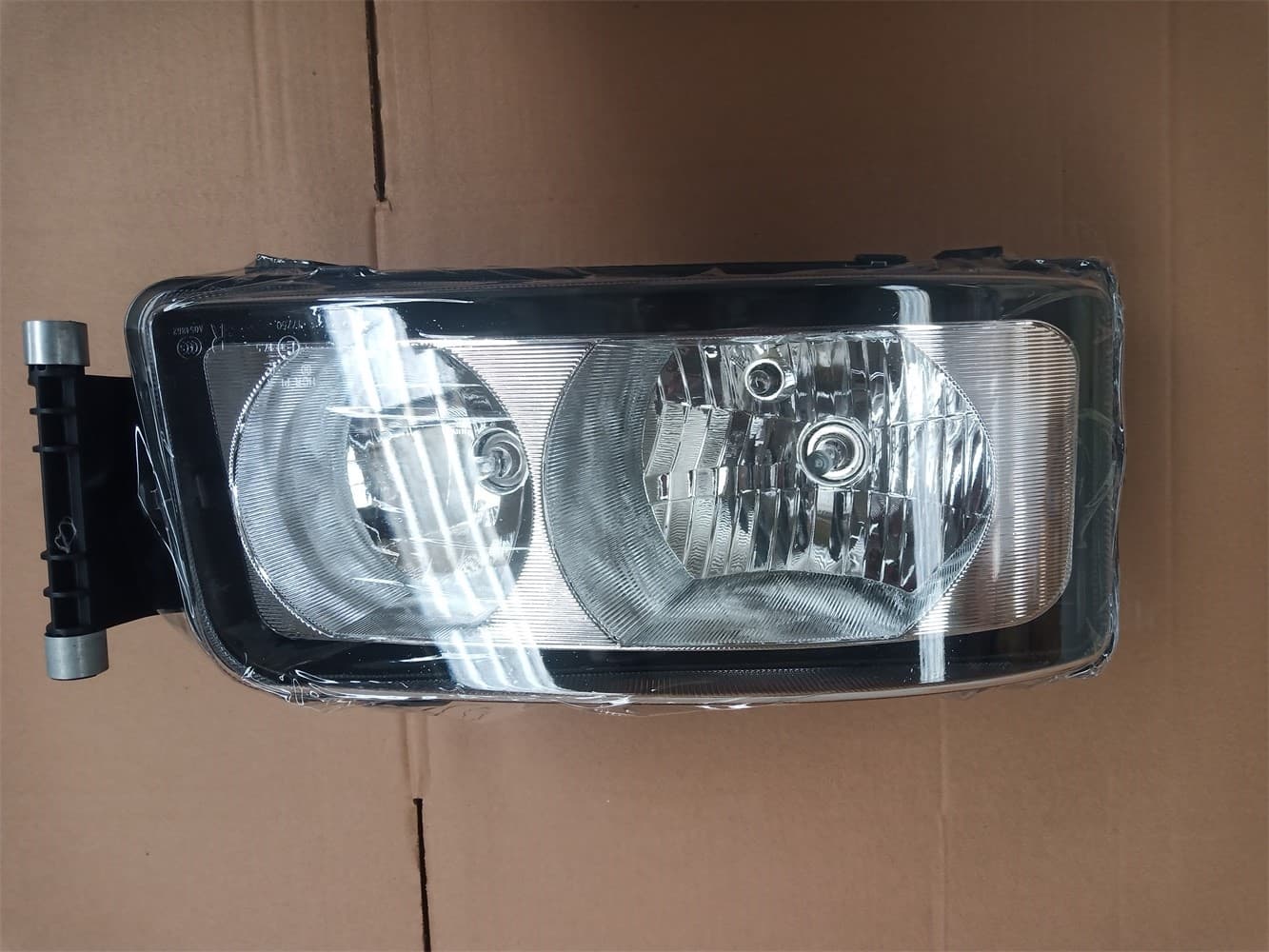 Headlight right