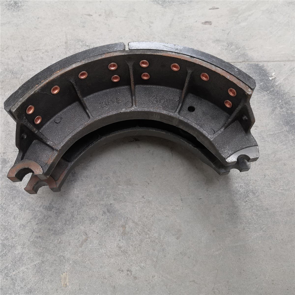 SINOTRUK Колодка тормозная HOWO A7 AZ9231342072