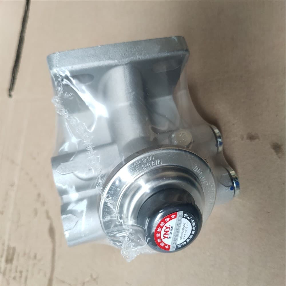 SINOTRUK Primary fuel filter holder VG1246080087