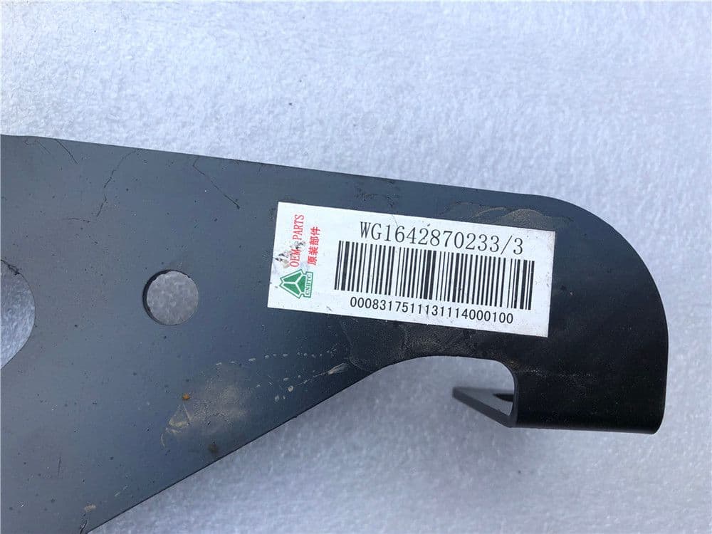 SINOTRUK Side Bracket Left WG1642870233