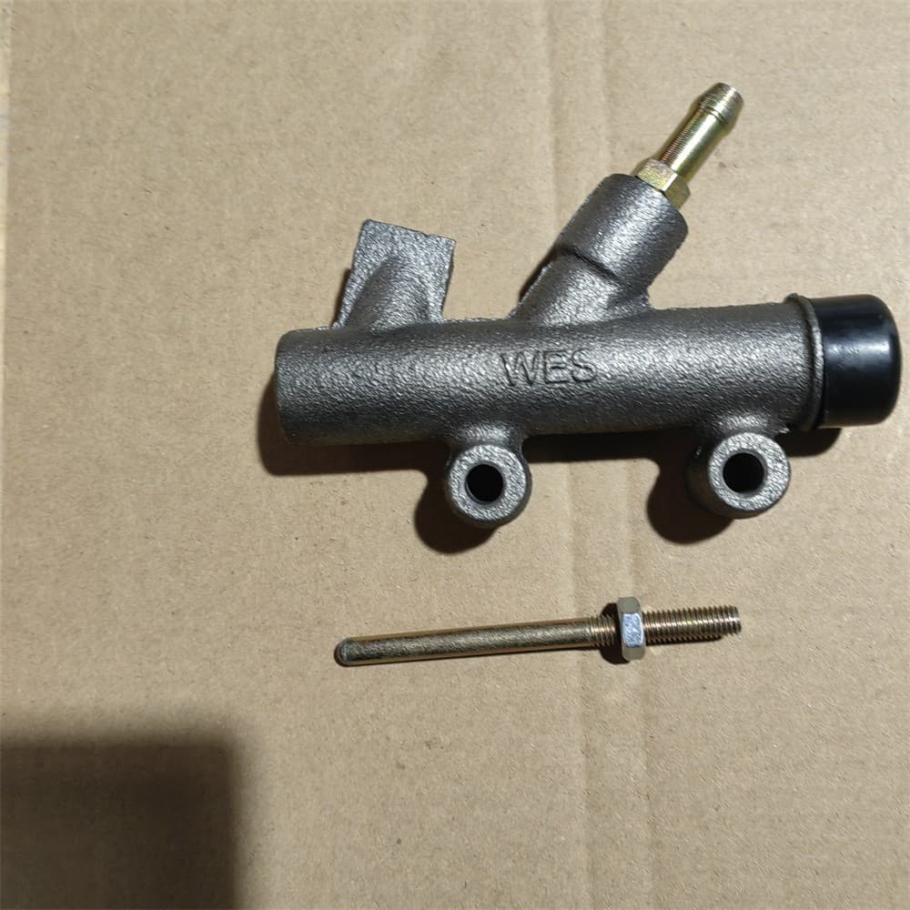 CLUTCH MASTER CYLINDER UPPER