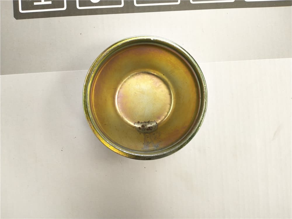 Front hub cover