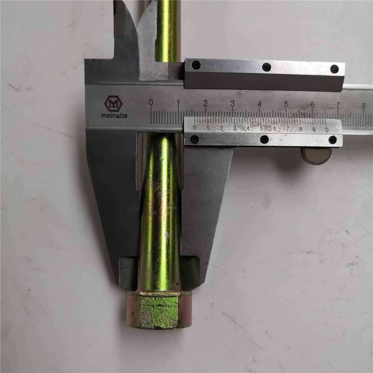 Rear Leaf spring center screw with nut L=280 M16