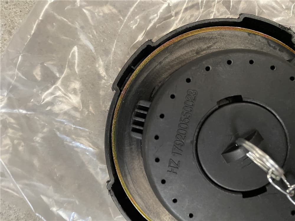 Fuel tank cap PLASTIC with keys