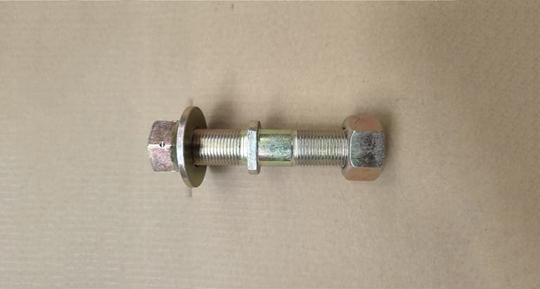 wheel hub bolt/nut