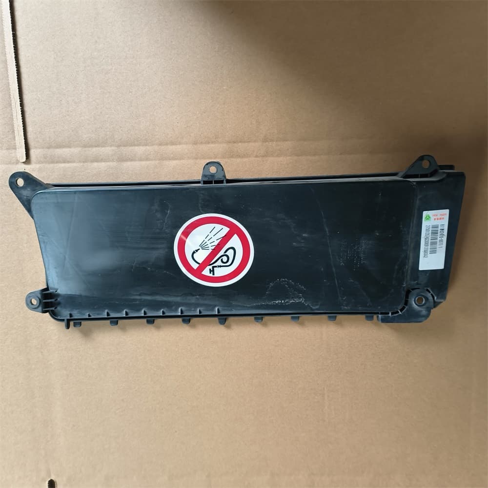 Protective cover for penetration box