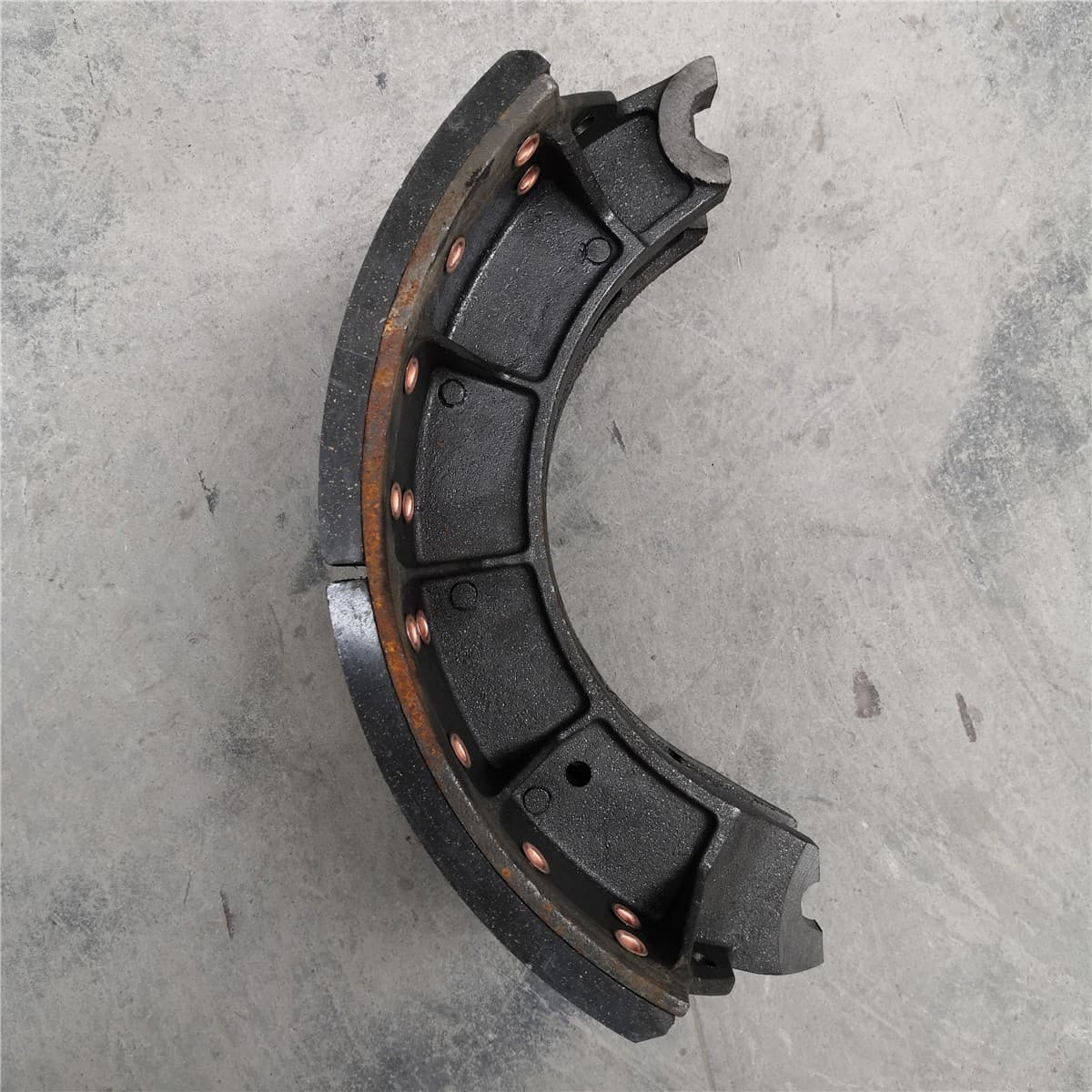 SINOTRUK Колодка тормозная HOWO A7 AZ9231342072