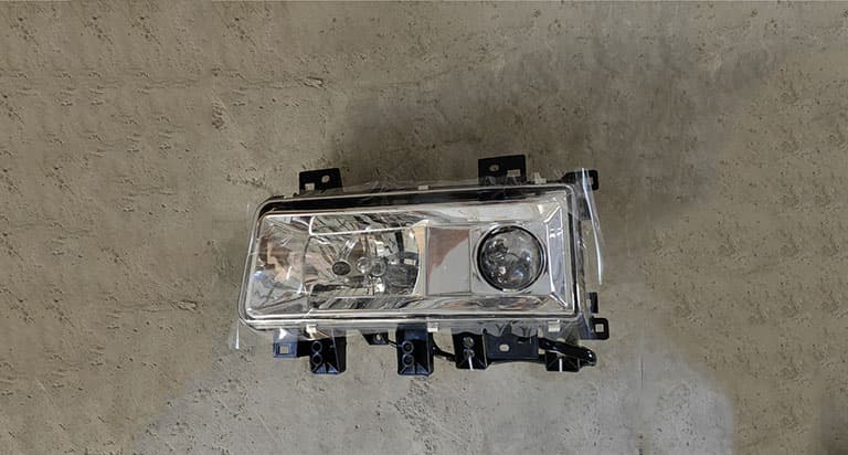 Left front combination light assembly