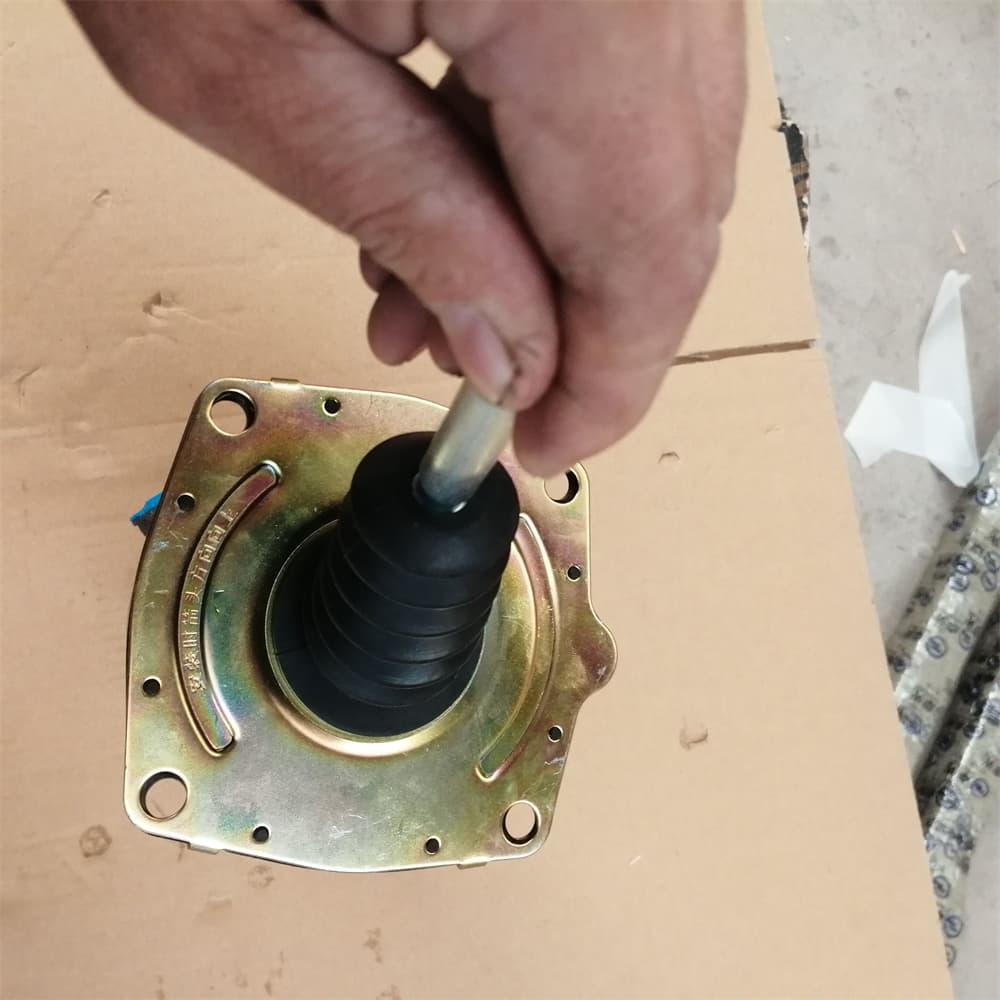clutch booster cylinder
