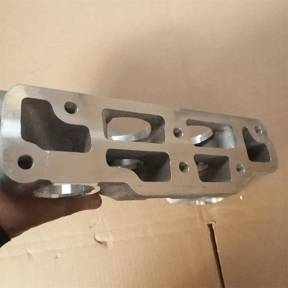 SINOTRUK Thermostat shell 200V06404-0083