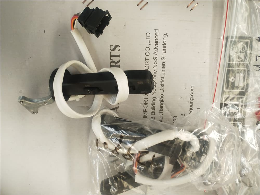 SINOTRUK Combination Switch WG9725584009