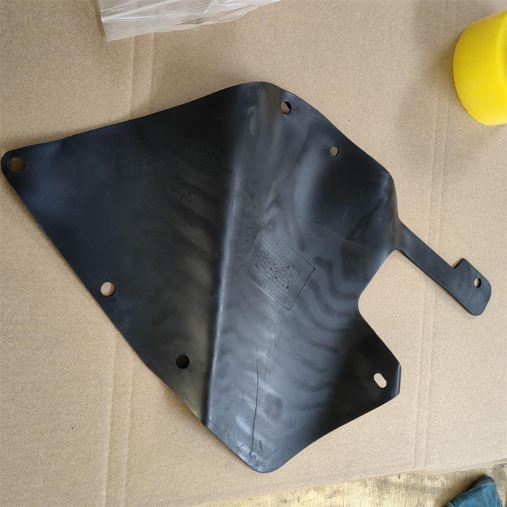 LEFT MUDGUARD APRON 1