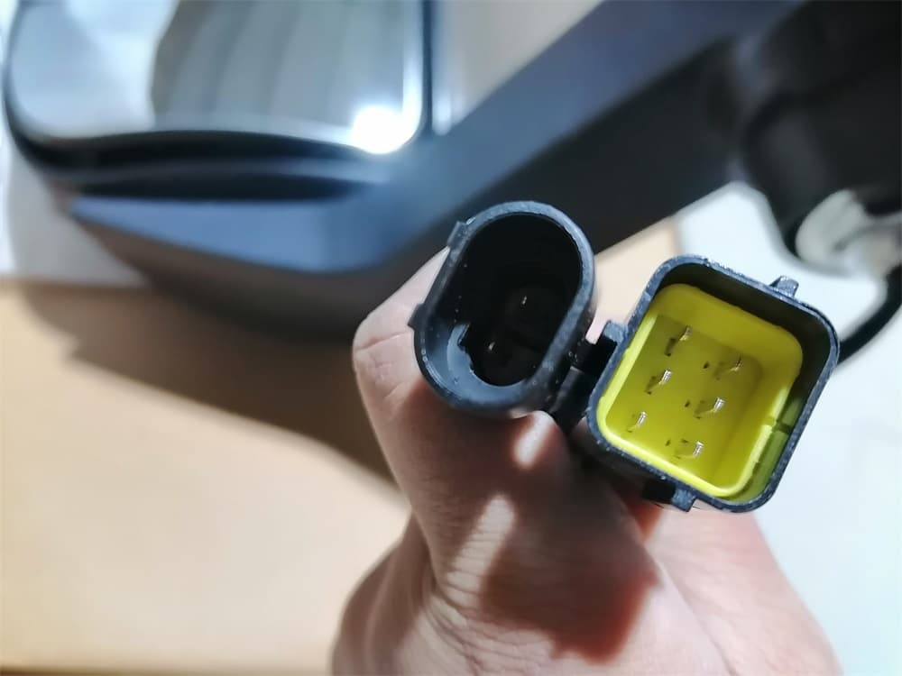 Rearview mirror assembly (left)