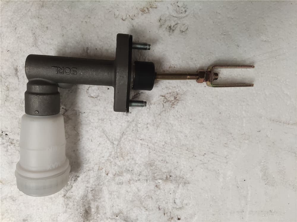 CLUTCH MASTER CYLINDER