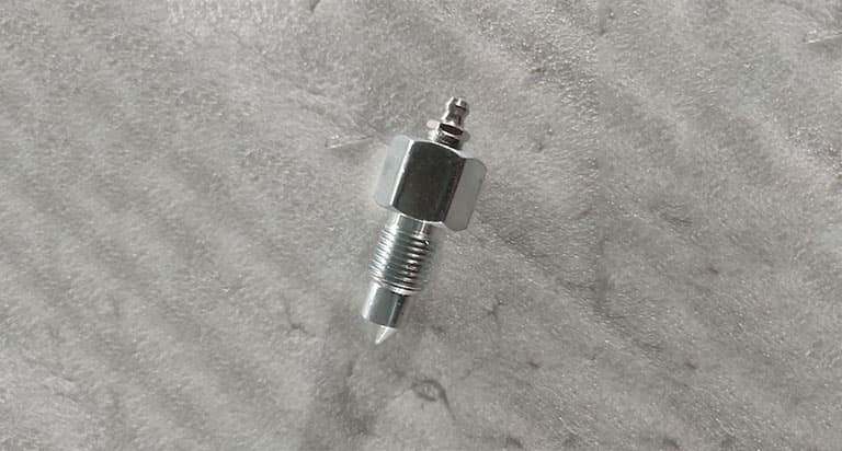 Grease valve