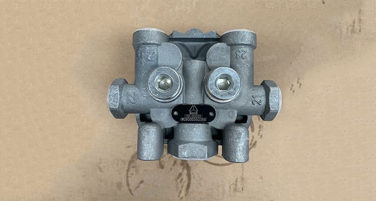 Four-circuit protection valve