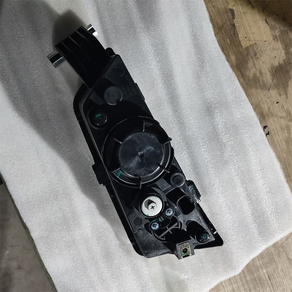 Right fog light (non-LED)