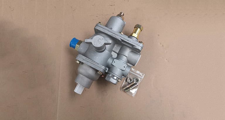 XCMG Air brake valve 4120000084