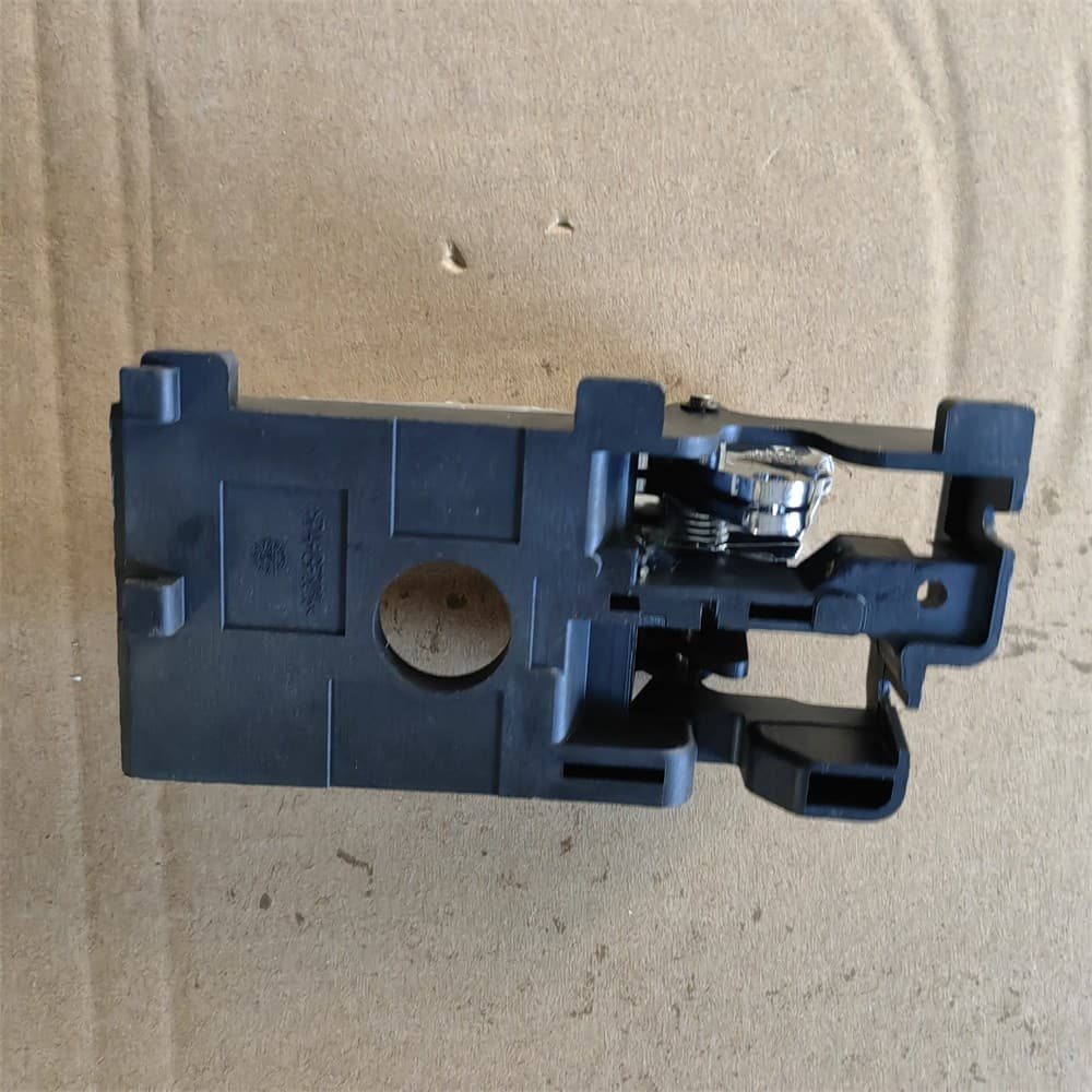 RIGHT FRONT DOOR INNER HANDLE