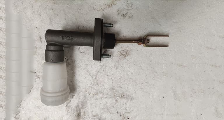 CLUTCH MASTER CYLINDER