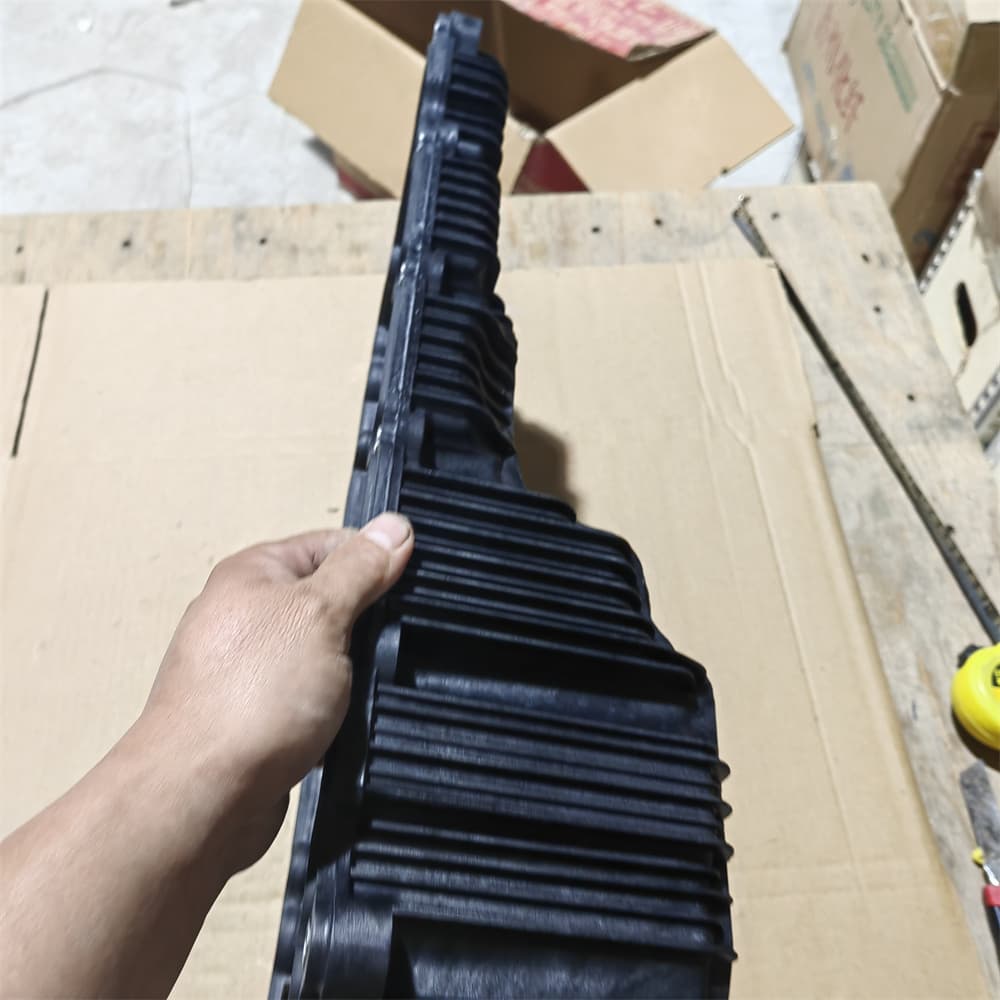 Oil pan