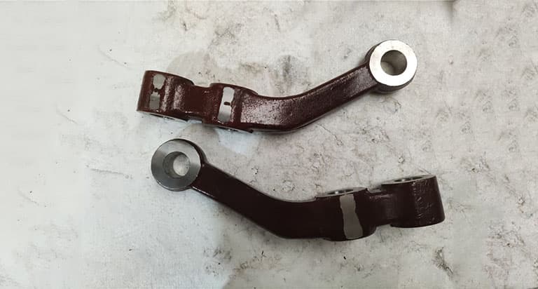 Рычаг TRACK ROD ARM (RH)