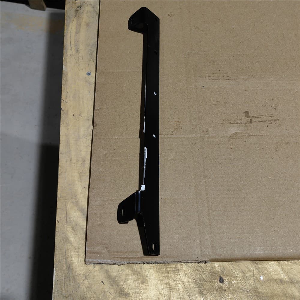 Flat tube bracket